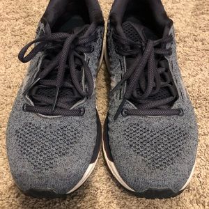 Mizuno wave knit / size 9 / like new